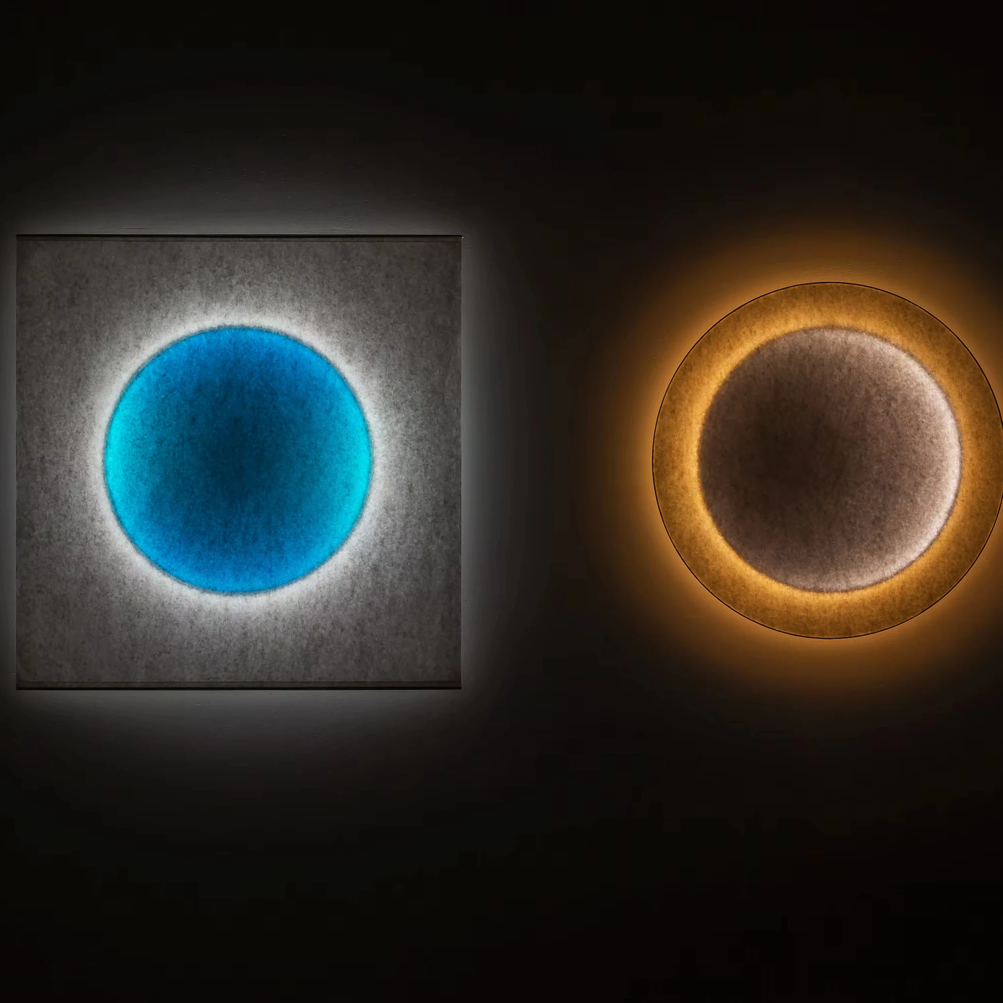 

Modern LED Wall Lamp Full Moon Design Warm White Light Remote Control Copper for Minimalist Living Room Bedroom Hotel