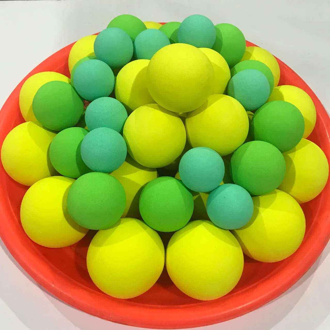 50 pz Colori Casuali Palline Eva Schiuma EVA Palla da Pratica per Interni Palla Giocattolo per Animali Domestici per Pistola Aerodinamica Interactiva Alimentata ad Aria
