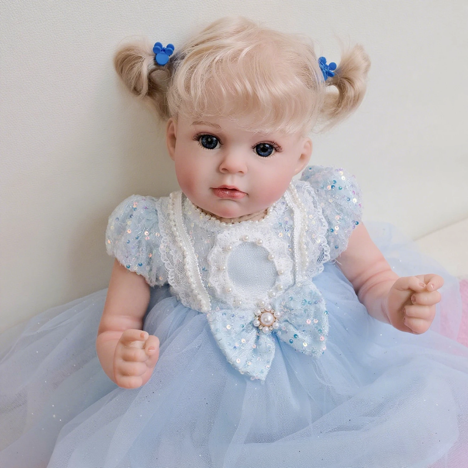 Corpo de pano macio de 20 polegadas, princesa reborn fofa realista, vestindo vestido azul, boneca de brinquedo de banho infantil, presente de aniversário, h, 1 peça