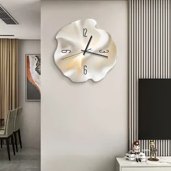 Light Luxury and High-end Living Room Wall Clock Modern Simple Clock Wall Hanging Restaurant Creative Home Clock