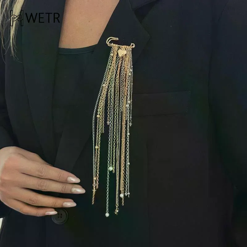 Exaggerated Long Tassel Chain Brooch Metal Heart Pendant Vintage Design Suit Pin Pants Hats Fixed Pin Decorative Accessories