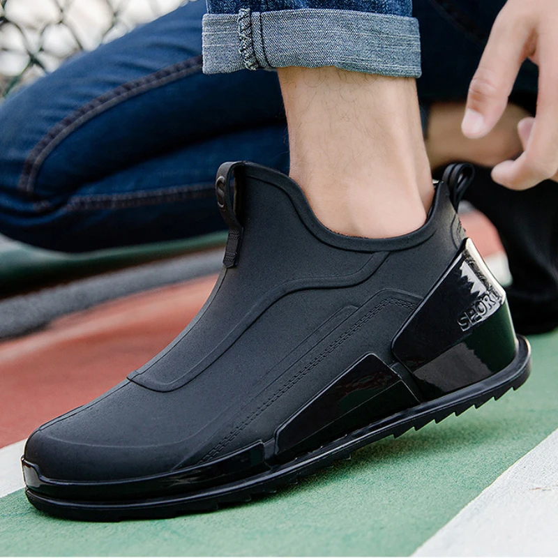 Men's Rain Boots Ankle Waterproof Shoes Men Casual Fishing Work Shoes Slip on Non-slip Rain Shoes Womens Kitchen Rubber Shoe 장화