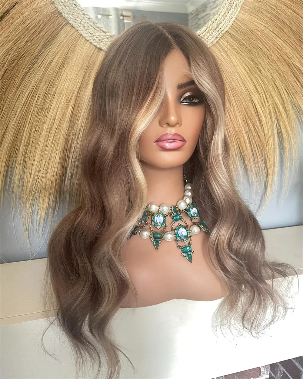 Long Blonde Wig for Women Middle Part Ombre Blonde Wavy Wigs Natural Looking Synthetic Heat Resistant Fiber Wigs for Daily Party