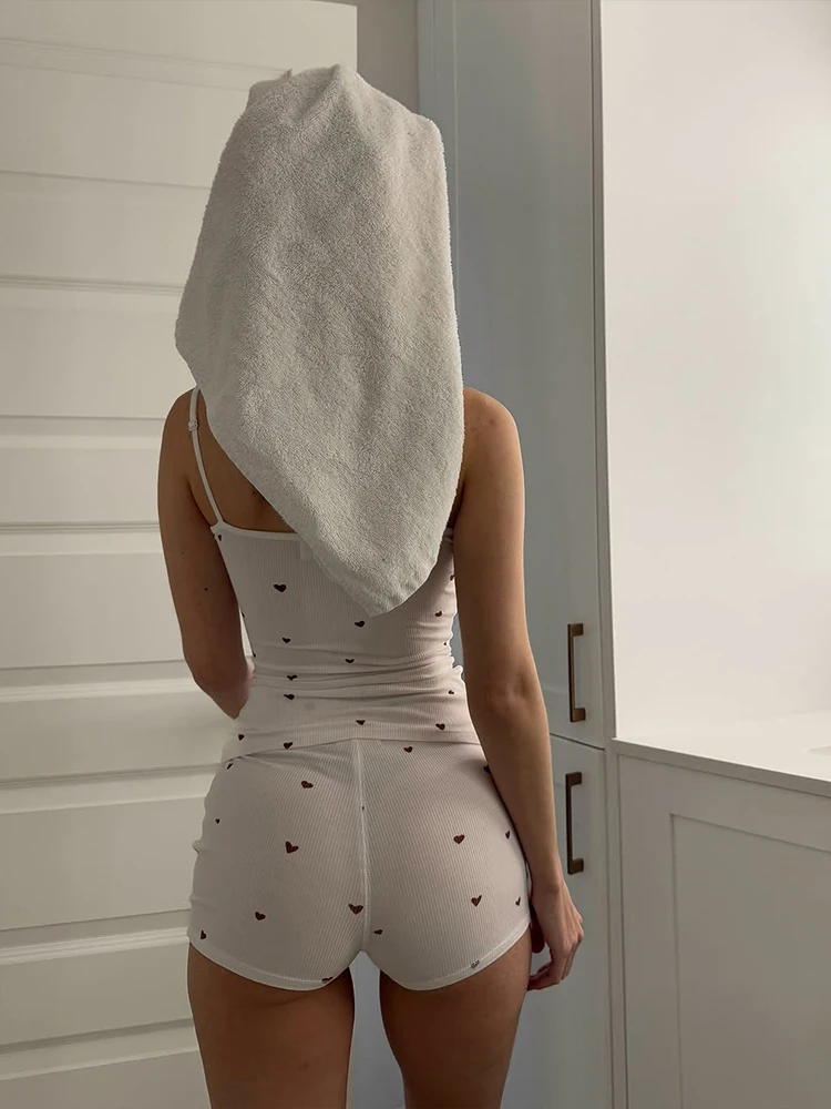 WEIRD PUSS Laid-ba Sle Heart Print Csole Tank Top and orts المرأة سليم صالح مجموعة لينة Ele منخفضة الخصر orts