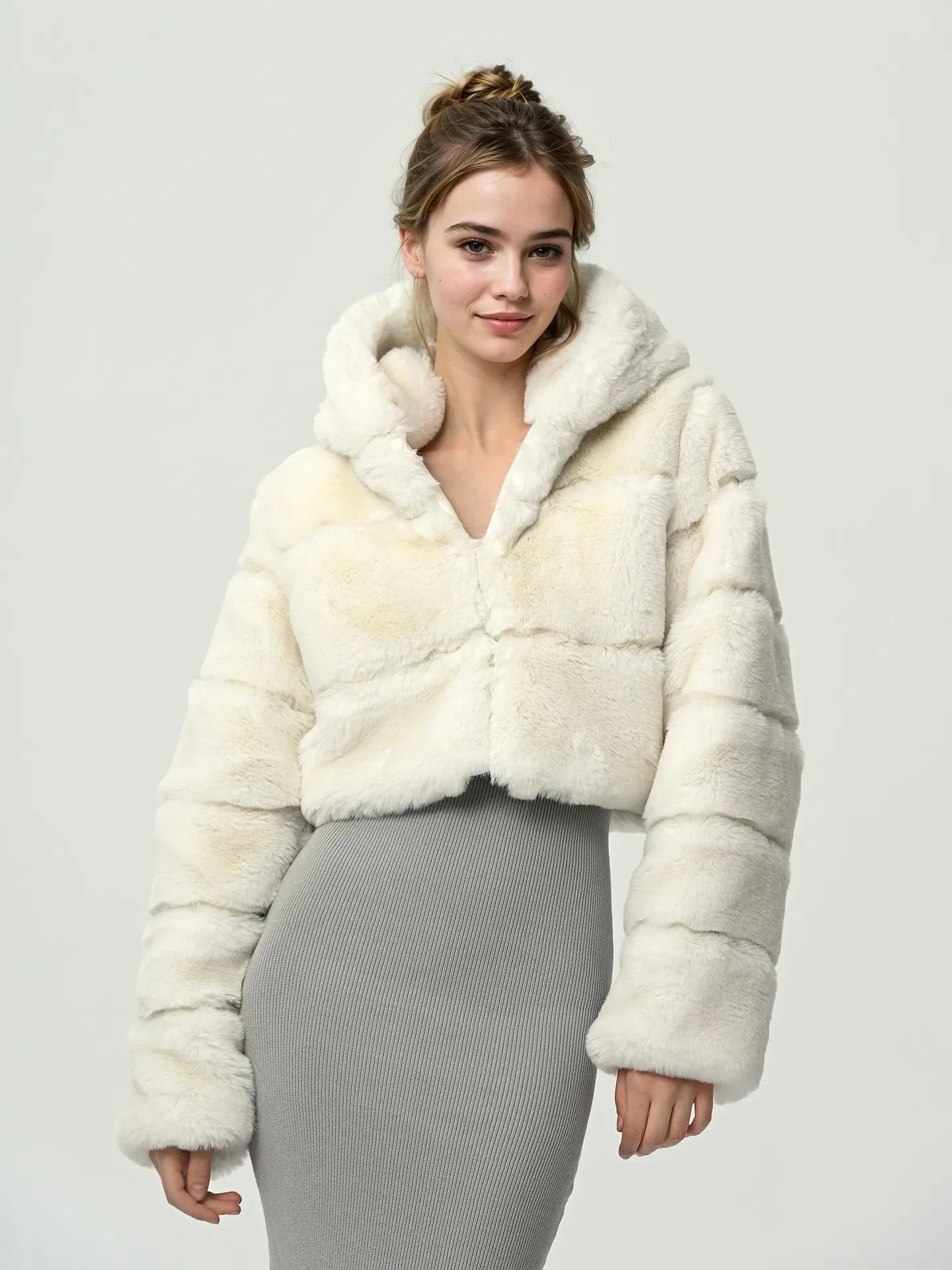 Manteau d'hiver en fausse fourrure de renard pour femme, veste courte à capuche, manches longues, mode optique chaude, haute qualité