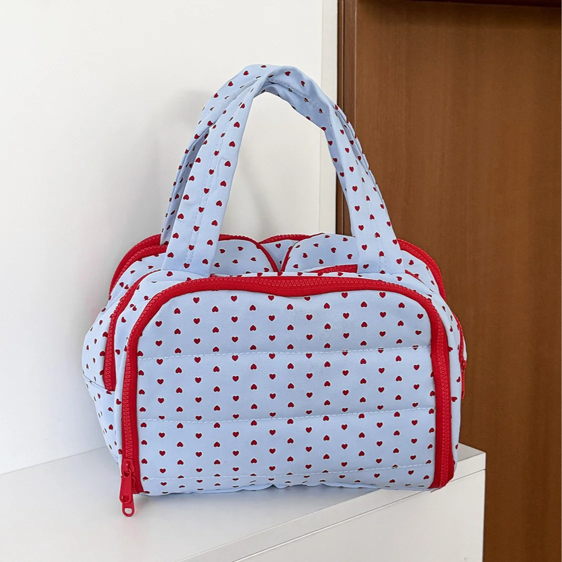 Sac à main matelassé en forme de petit cœur mignon YT, trousse de maquillage grande capacité à compartiments, organiseur de voyage multi-compartiments pour articles de toilette