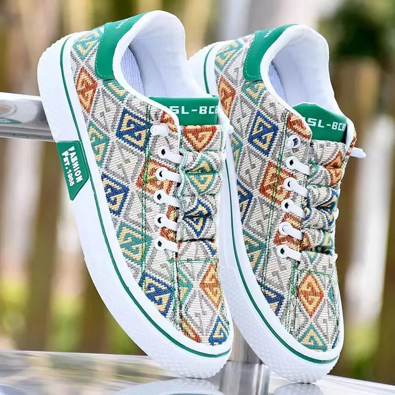 

New 2025 Men's Old Beijing Canvas Shoes Soft Bottom Fashionable Youth Trendy Style Casual Sports Sneakers PVC Insole Rubber Outs