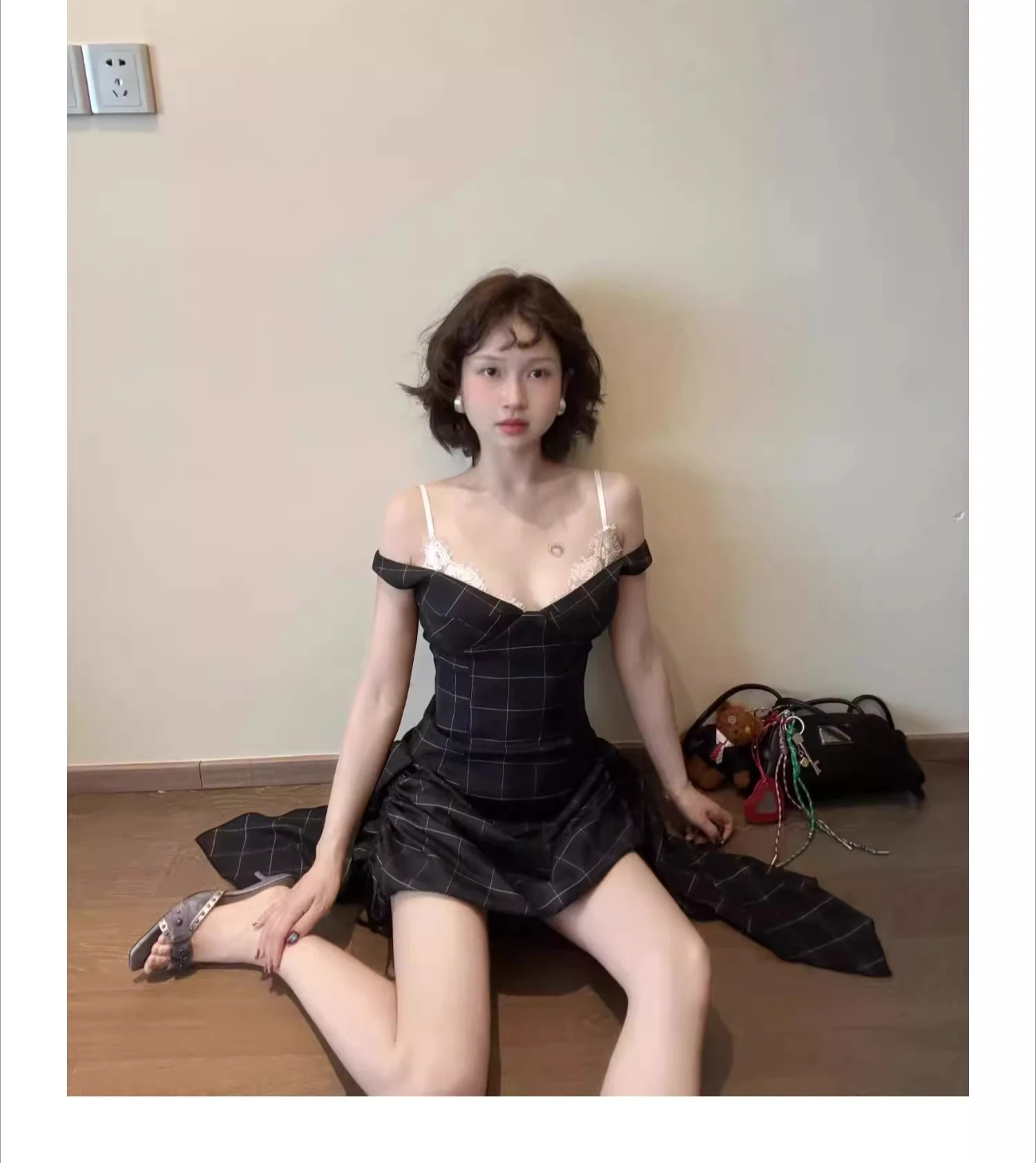 Letnia nowość 2025, seksowna sukienka na ramiączkach w stylu hot girl, dopasowany krój, idealna na co dzień i randki, imitacja dwuczęściowej sukienki, ciemnozielona krata, koronka, krótka sukienka.