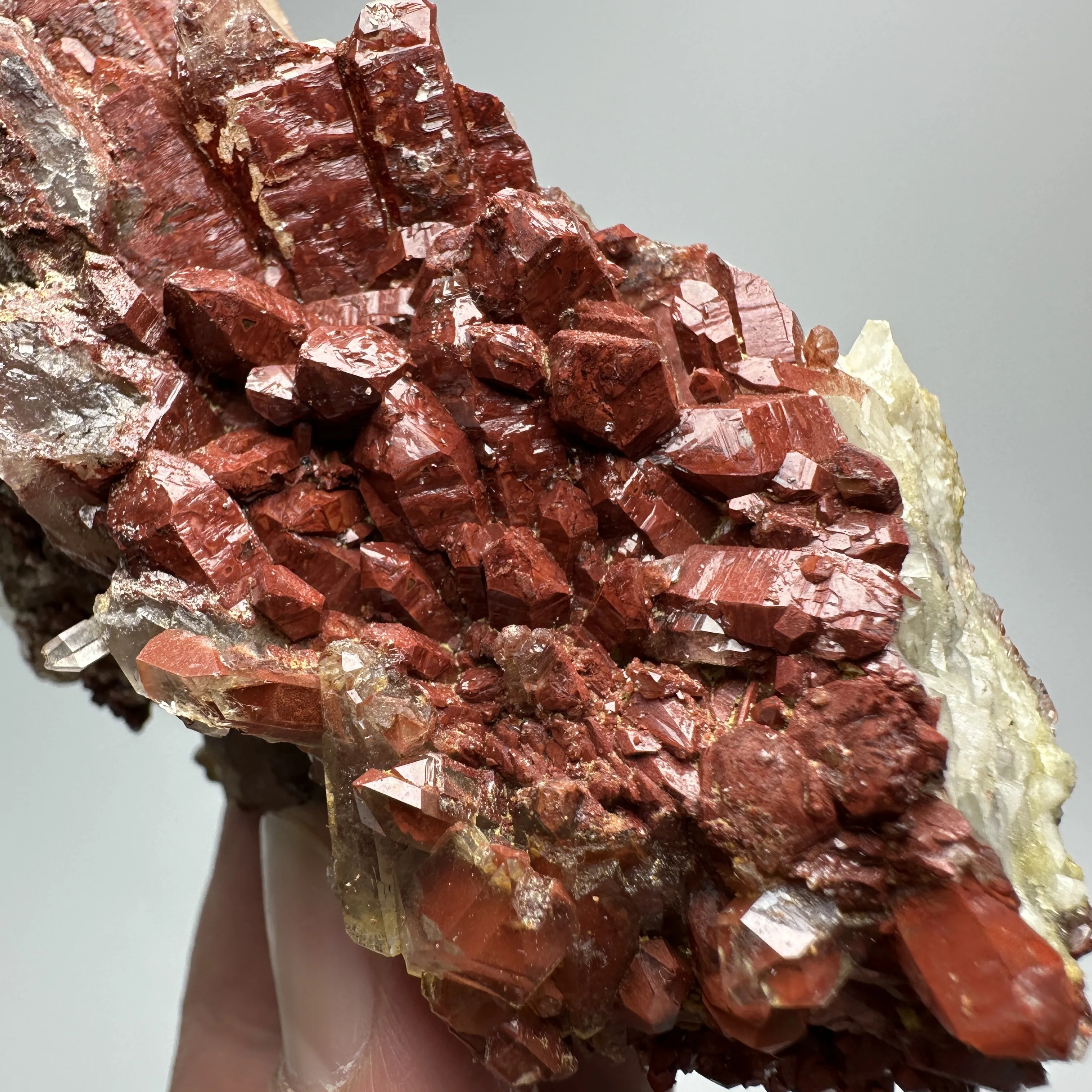 Natural Red Crystal Quartz Crystal Cluster Specimen - Shanxi Raw Mineral Healing Stone for Home Decoration Collection