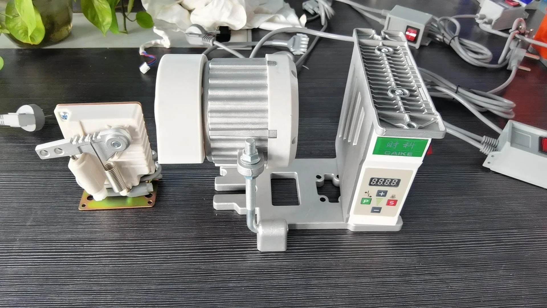

zz For Good quality industrial 550w 750w 220V servo energy saving motor for sewing machine