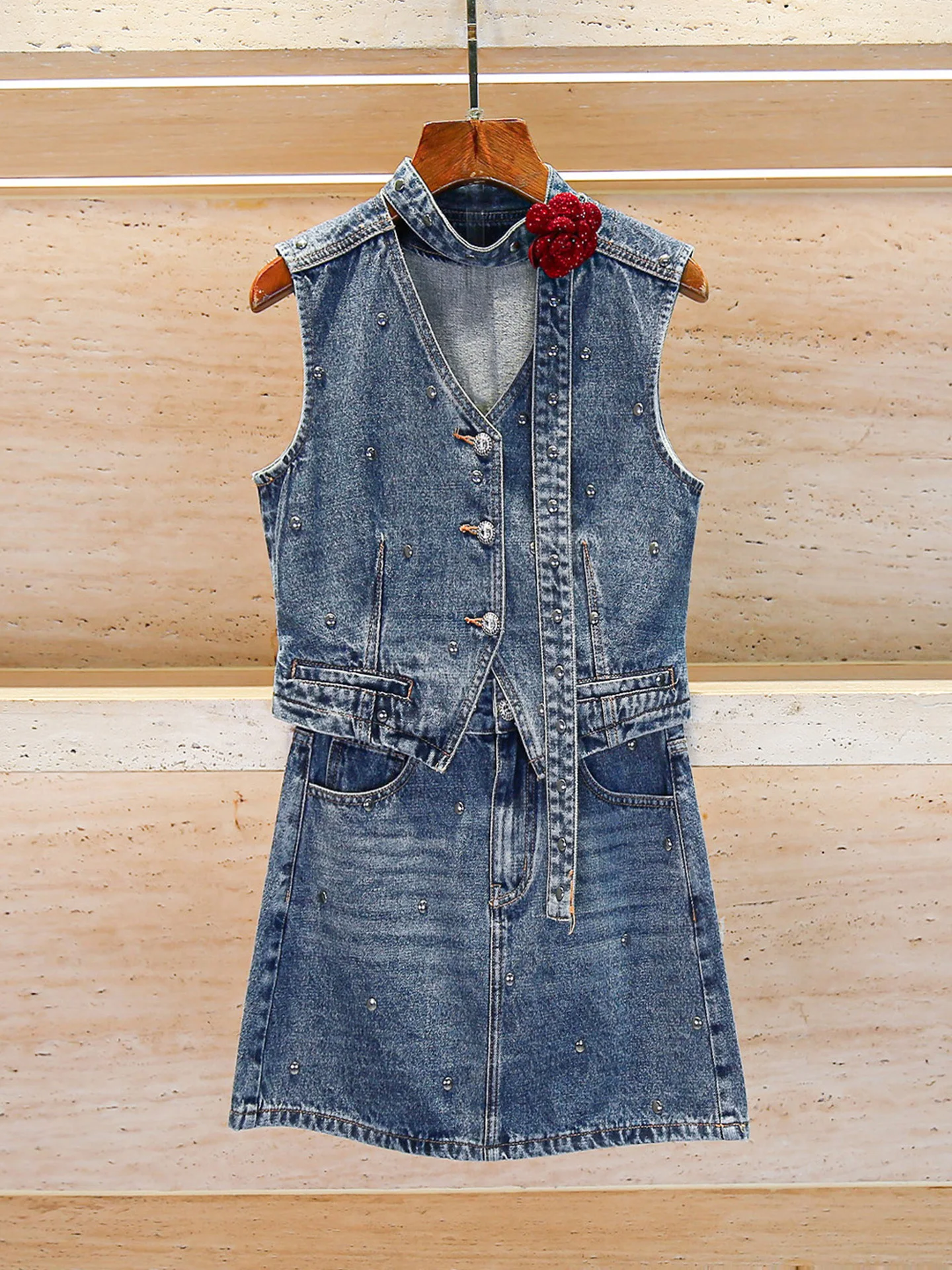 High-End Women's Summer 2025 V-Ne Button-Up Denim Vest Top And Skirt Set with Studs And Belt Faionable Two-Piece Ensemble