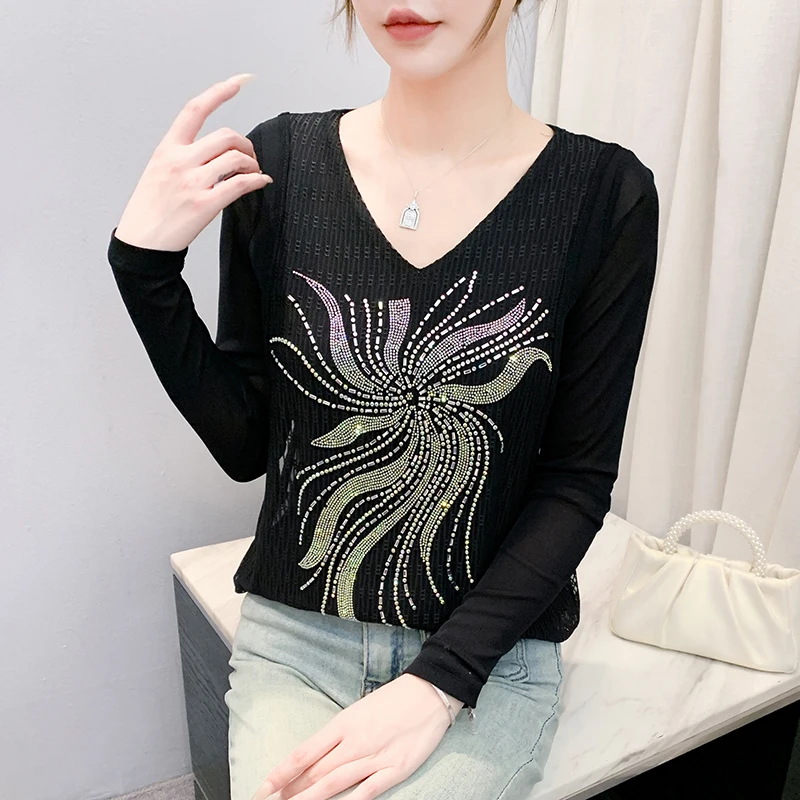

2025,New,European,Clothes,T-Shirt,Sexy,V-Neck,Shiny,Diamonds,Beading,Women,Tops,Long Sleeve,Patchwork,Lace,Loose,Hot,Tees,510001