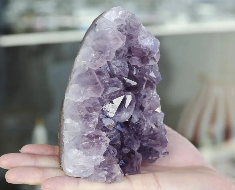 1 Stück Amethyst-Kristallcluster aus Uruguay | Tiefviolette Farbgeode, einzigartiges Probe für Sammlerstücke und pädagogische Nutzung – Detail 5
