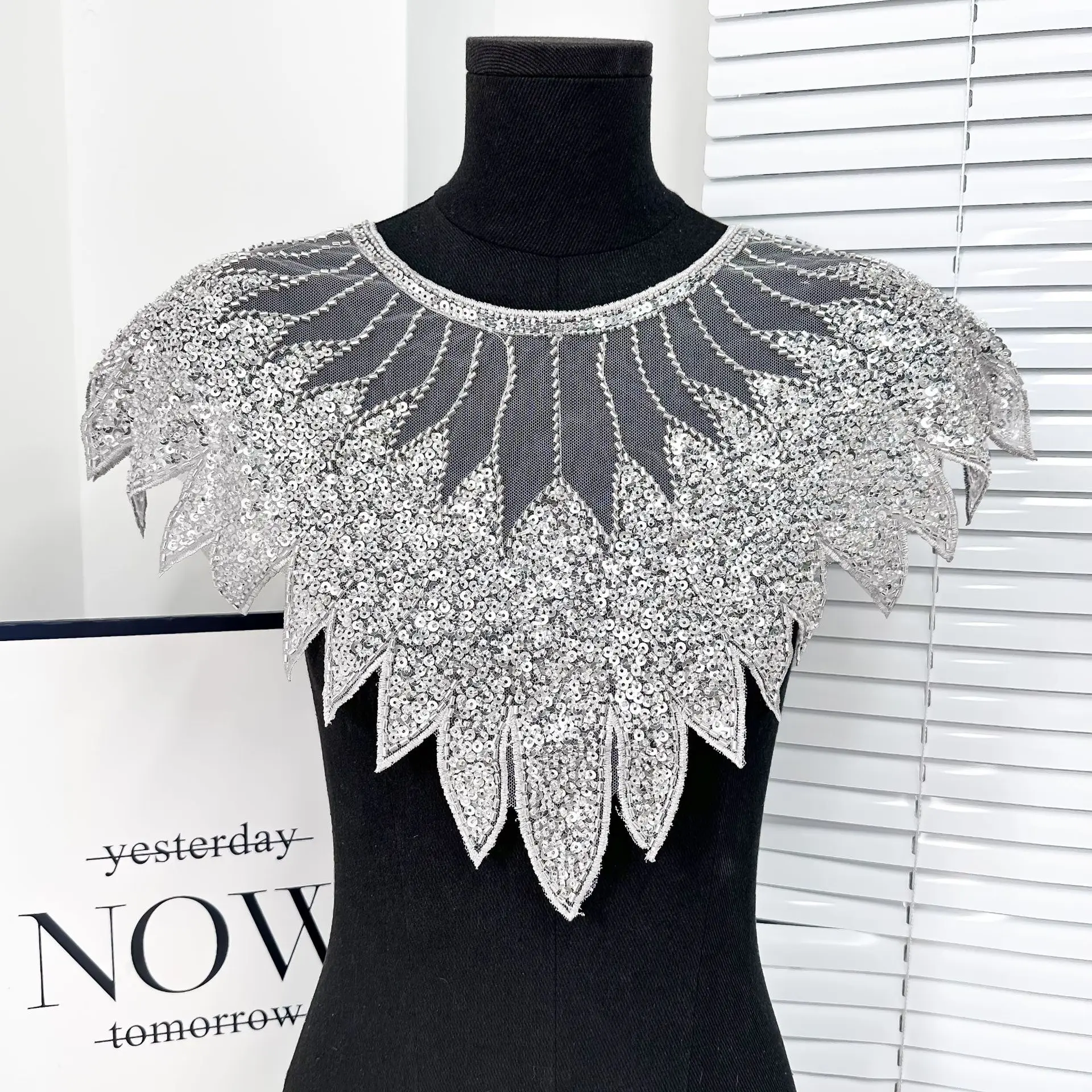 

Sew on Beaded Applique Sequins Lace Collar Shining Exquisite Lace Neckline DIY Craft Neckline Patch Sewing