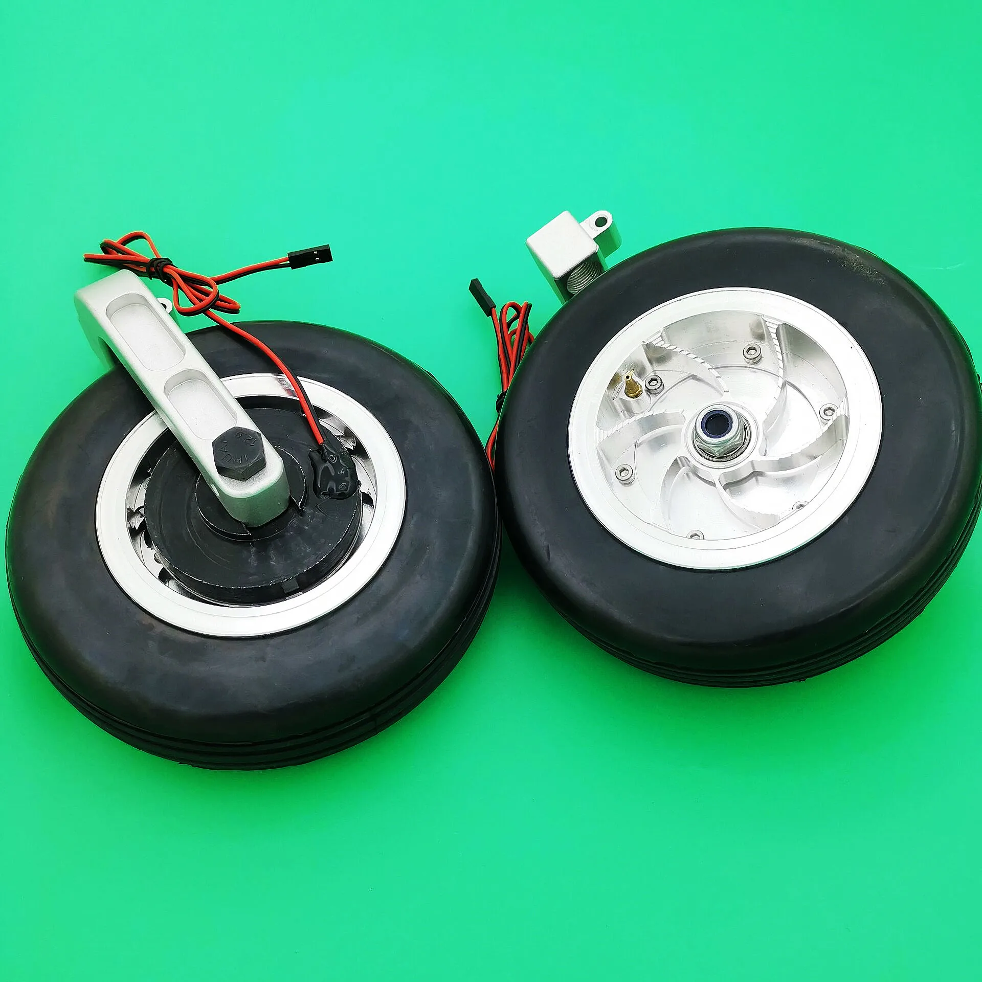 CNC Anti Vibration Landing Gear with electric brake pneumatic wheel for rc airplane turbine jet drone 30 to 40KG class