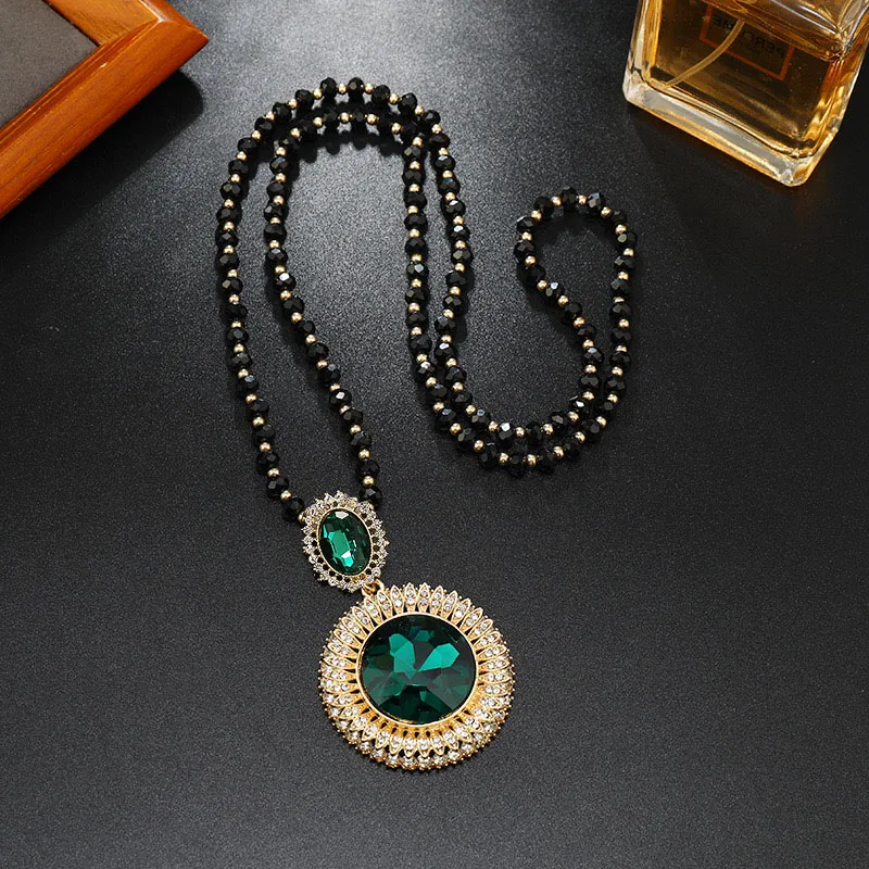 Vintage Emerald Round Oval Sweater Chain Black Beads Long Chain Necklace Women\'s All-match Clothes Pendant Accessories