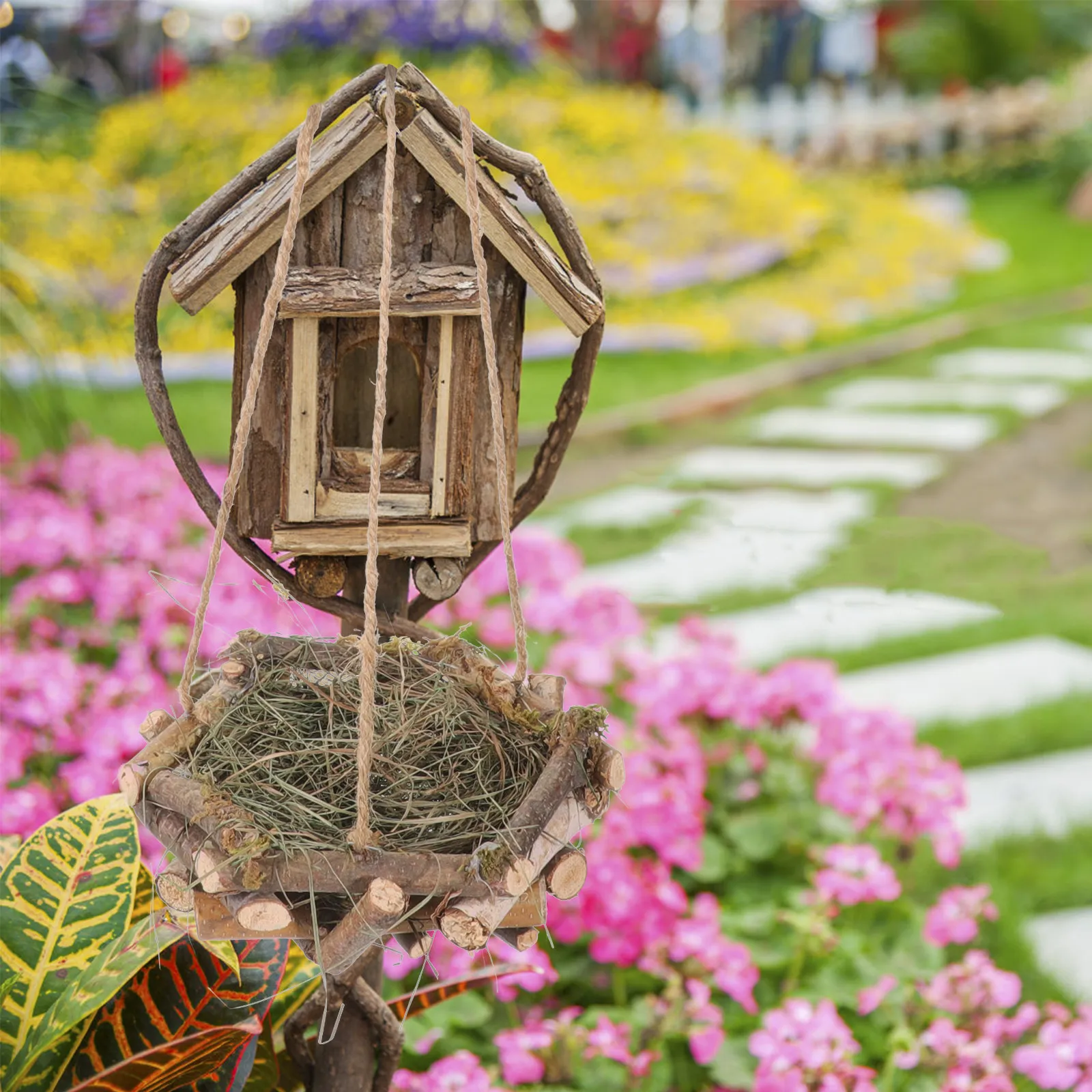 Woven Straw Hanging Bird Nest Decor Realistic Lifelike Artificial Nest Ornament for Parrots Parakeets Lovebirds Home Garden