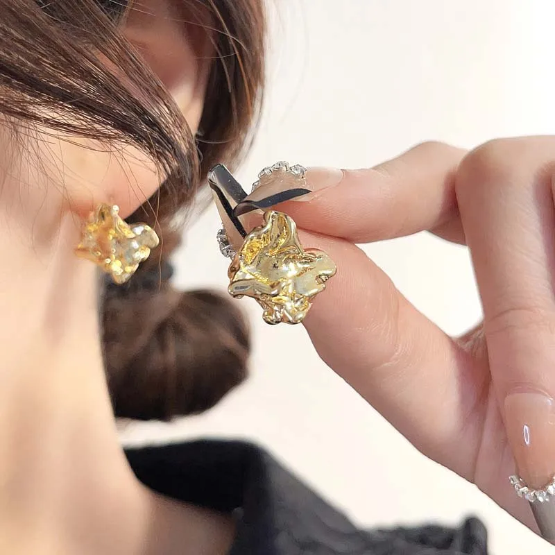 Charm Irregularity Fold and Wrinkle Metal Block Stud Earrings for Women Personality Fashion Korea Earring Jewelry Accessories
