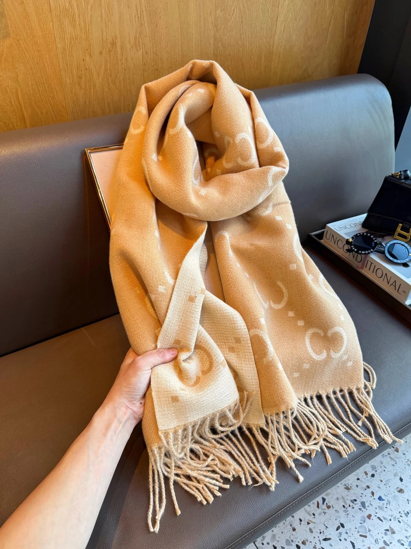 high-end-double-sided-faux-camere-scarf-women's-winter-thi-warm-tassel-awl-versatile-ne-warmer-luxury-brand-letter