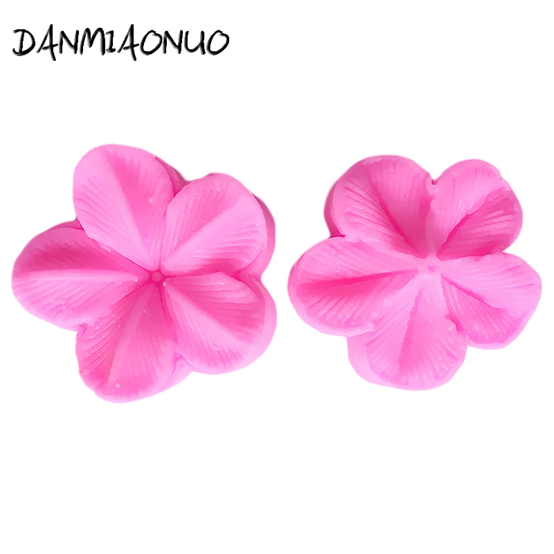 DANMIAONUO A0849026 Plum Blossom Petals And Leaves Mini Cupcake Cake Design Tools Chocolate Bar Stampi Silicone Dolci