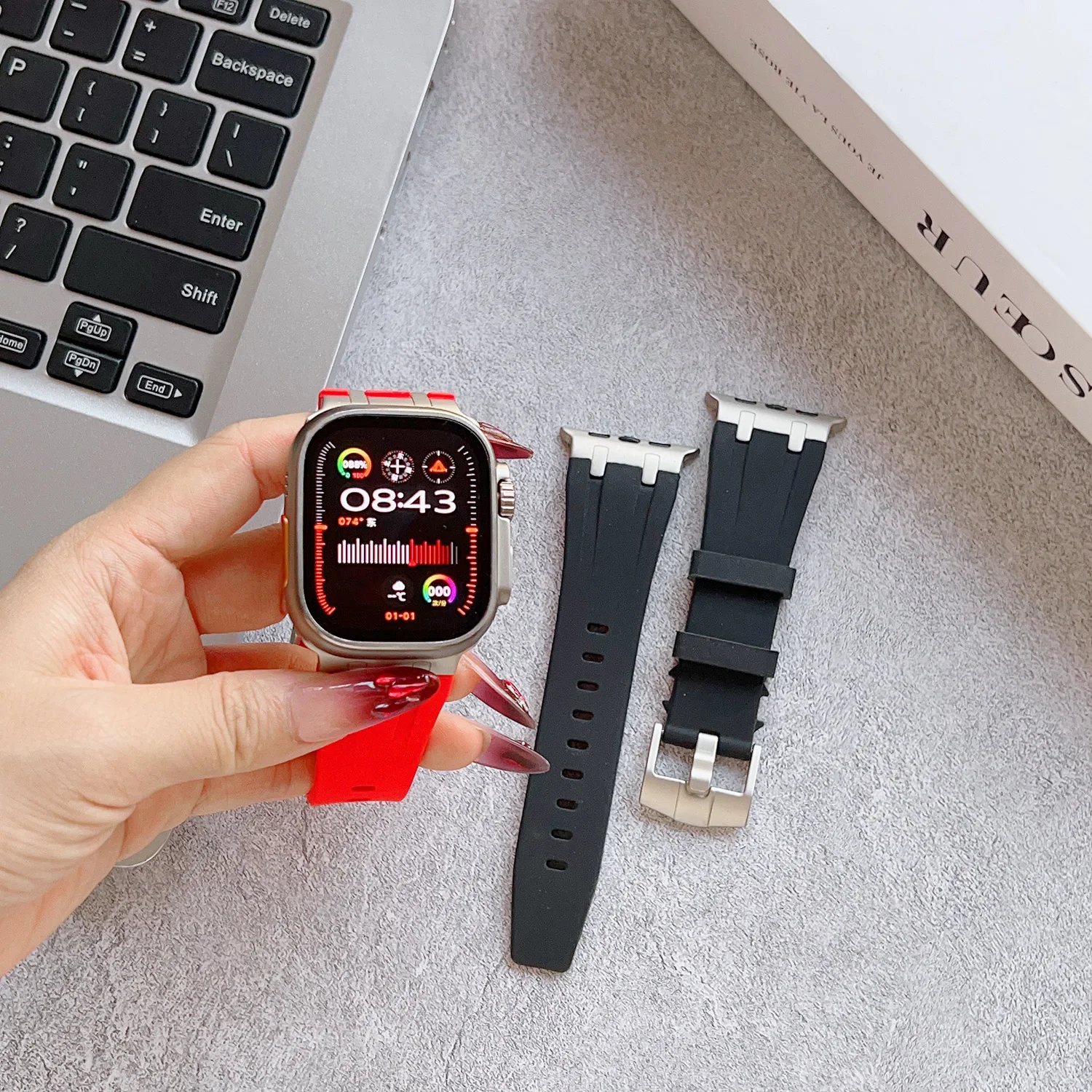 Luxury silicone strap for Apple Watch Ultra Sport Bracelet 49,46,45,44,42,41,40,38mm Sport strap for iwatch10,9,8,7,6,5,4,SE,3