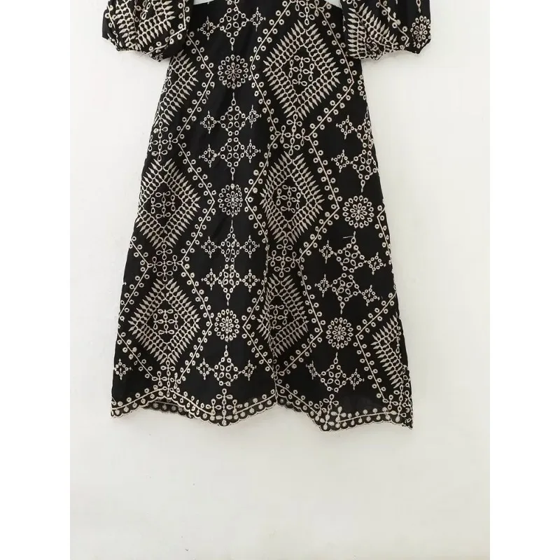 Vestido de verano 2025 con escote en V profundo para mujer, mangas abullonadas con corte en la cintura y bordado Floral bohemio para playa y salón de baile