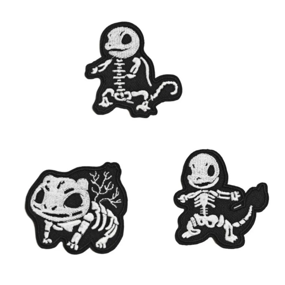3 uds esqueleto blanco y negro Pokemon monstruo personaje de dibujos animados hierro en parche bordado para DIY ropa infantil abrigo bolsa apliques