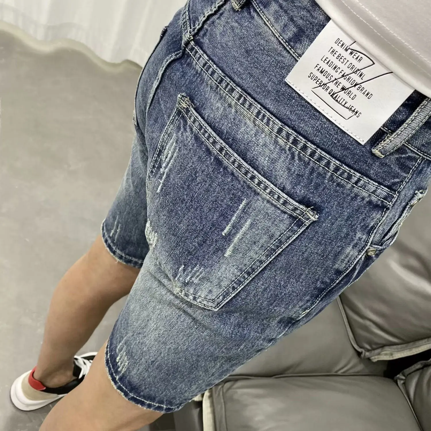 

Одежда 2000-х годов, потертые синие джинсовые шорты, мужские модные брендовые летние тонкие новые облегающие популярные корейские микроэластичные полубрюки для мужчин