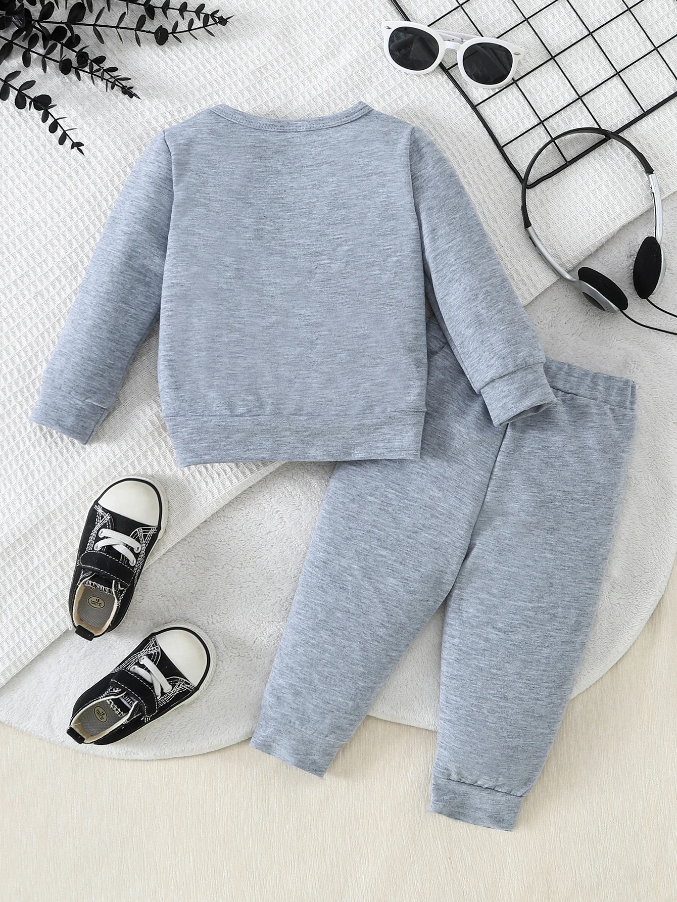Baby Bear Embroidered Sweatshirt Set Cute Simple Style Includes Sweatshirt And Pants with Bear Embroidery Loose Fit