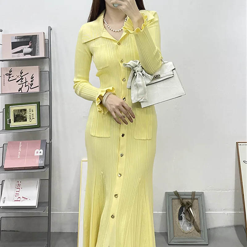 Dress for women Knitted dress slim fit, age reducing cream yellow collar, long sleeved French light luxury and niche temperament