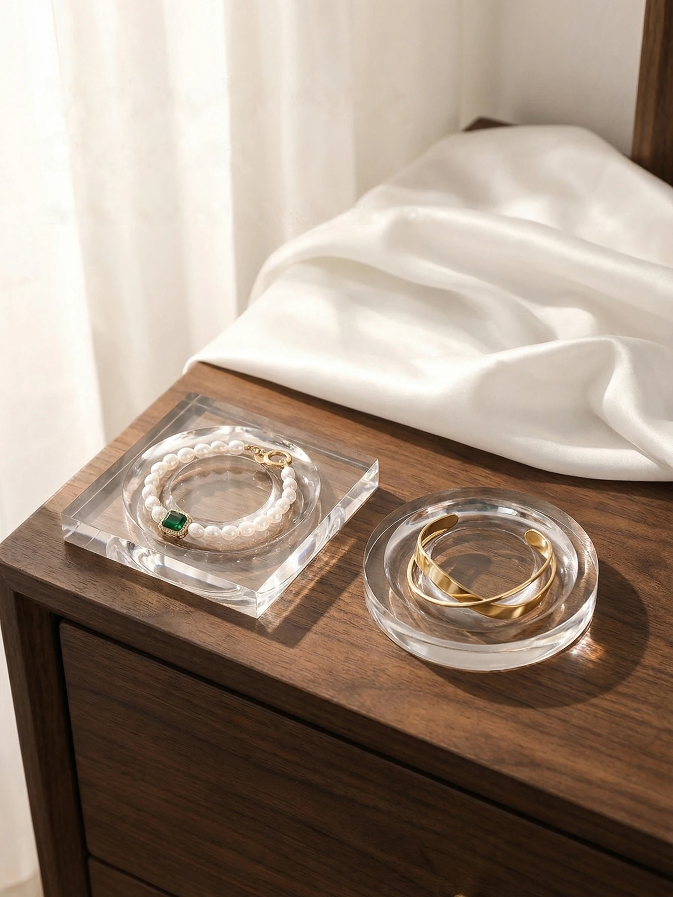 Premium Clear Acrylic Jewelry Display Tray, Anti-Slip Groove Ring & Bracelet Organizer, High Transparency Showcase for Rings