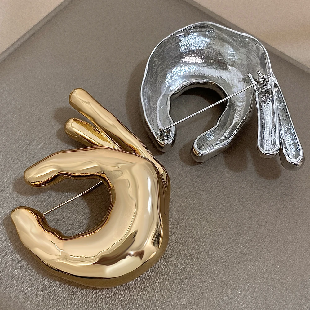 Trendy Hyperbole Metal OK Palm Hand Shape Large Broochs For Women Men Unisex Punk Unique Creative Suit Pin Jewelry Accessories