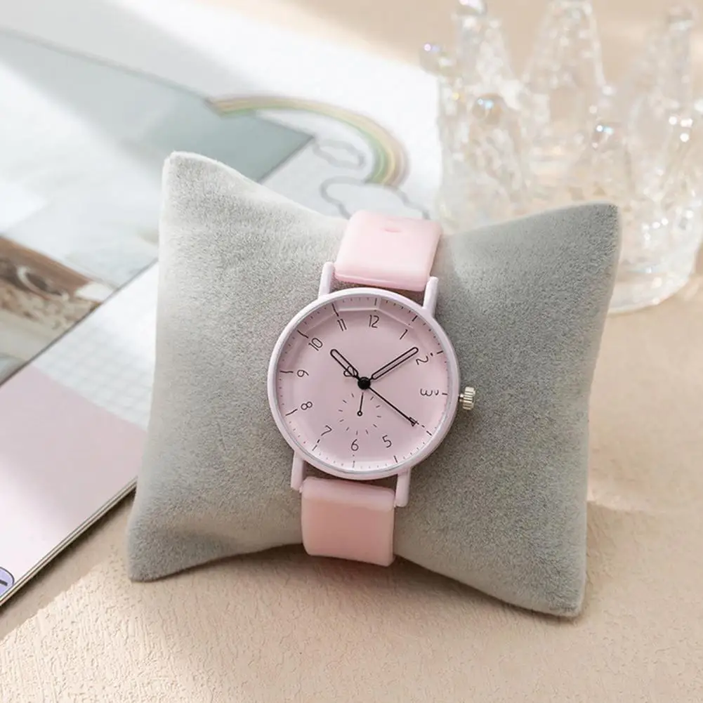 Women Fashion Watch Colorful Candy Silicone Strap Quartz Watch for Ladies with High Accuracy No Delay Time-checking for Dating