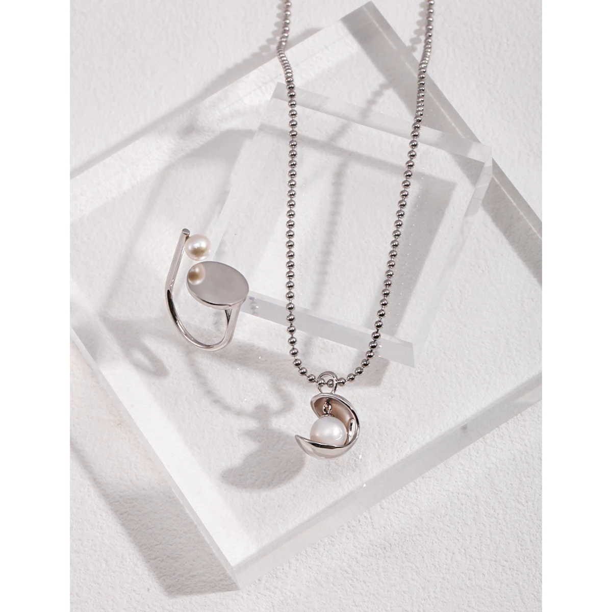 

S925 sterling silver plated with 18k gold | Natural pearl necklace with adjustable length 101651