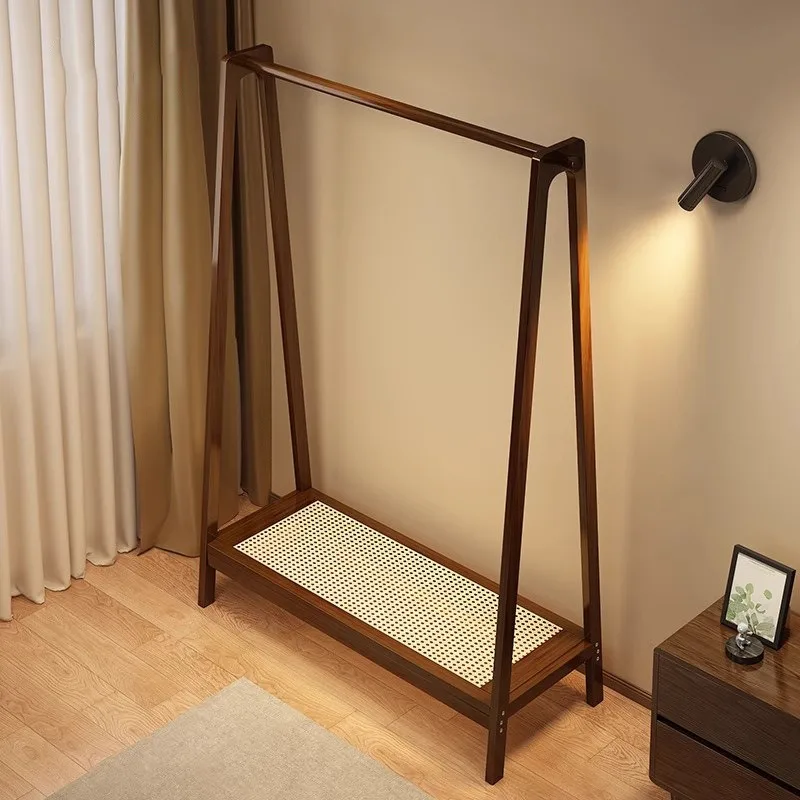 Coat rack, simple floor-to-ceiling bedroom hanger for home use