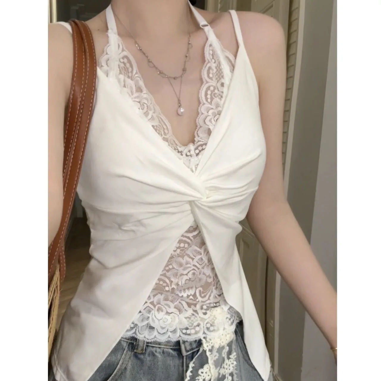 Sexy Lace Halter Camisole Women's Tank Top Worn Outerwear Girls Suspenders Layered Flattering Back Lady Vest Chest Shaping Top