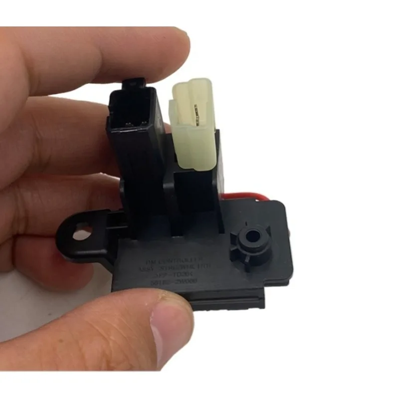 56182-2W000 561822W000 Steering Wheel Heating Module for Hyundai Ix45 Santa Fe DM Automobile Part Brand New