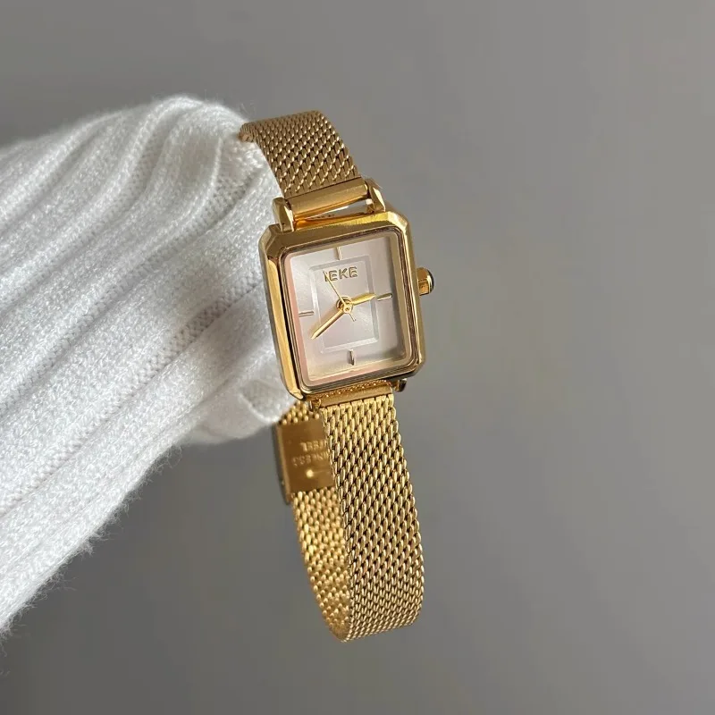 2025 New Ladies' Watch Fashion Temperament Minimalist Luxury Retro Square Dial with Gold Strap with Quartz Women's Watch