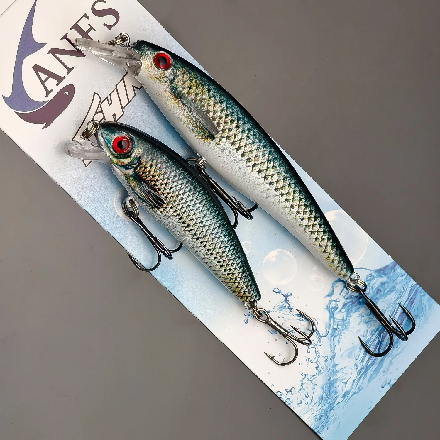 2 Stück ANFS Bunte sinkende Minnow-Angelköder – künstliche Köder mit lebendigen Mustern zum Angeln im Süßwasser und Salzwasser