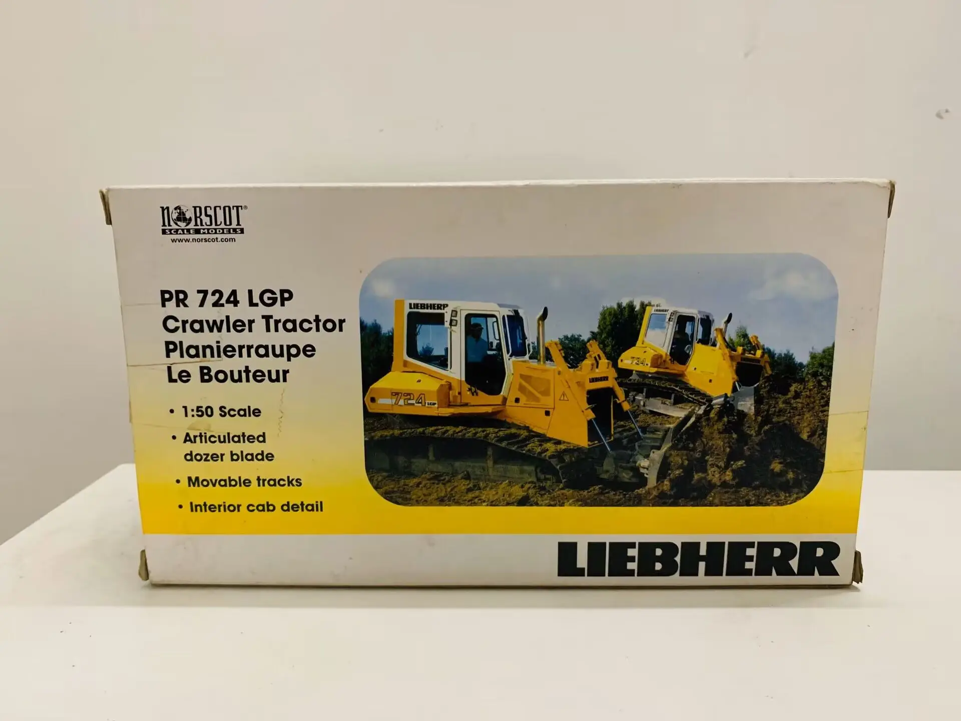 PR 724 LGP Crawler Tractor 1/50 Scale Die-Cast Model 58001