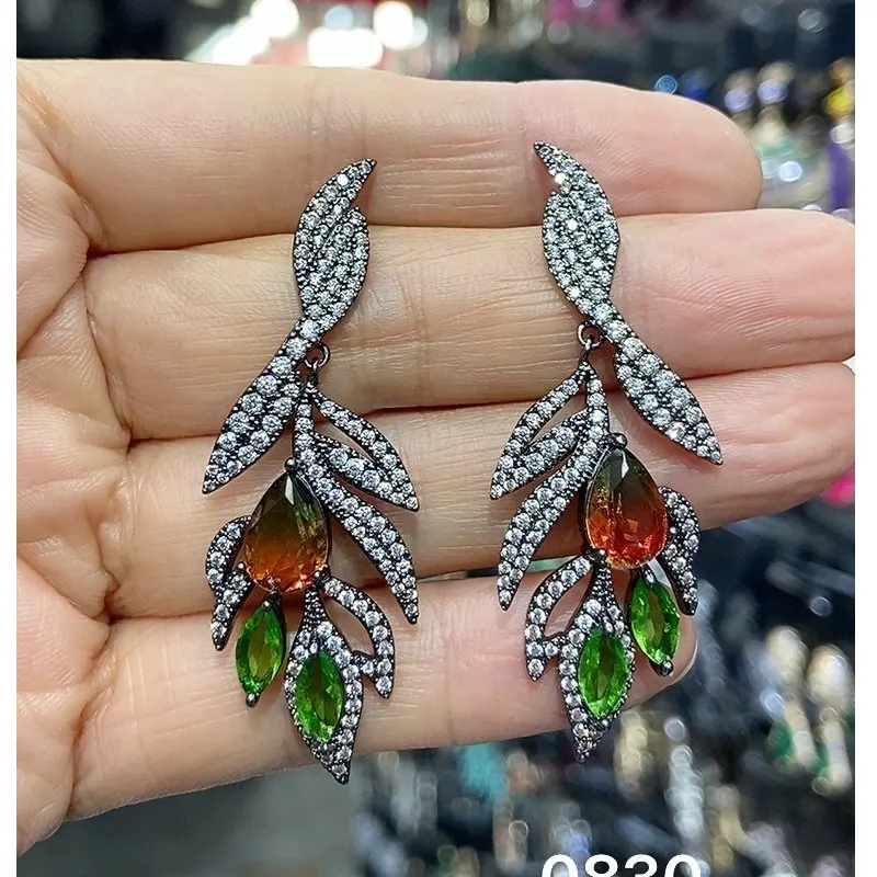 

Bilincolor Cubic Zircoina Fashion Green and Red Leaf Earring for Women