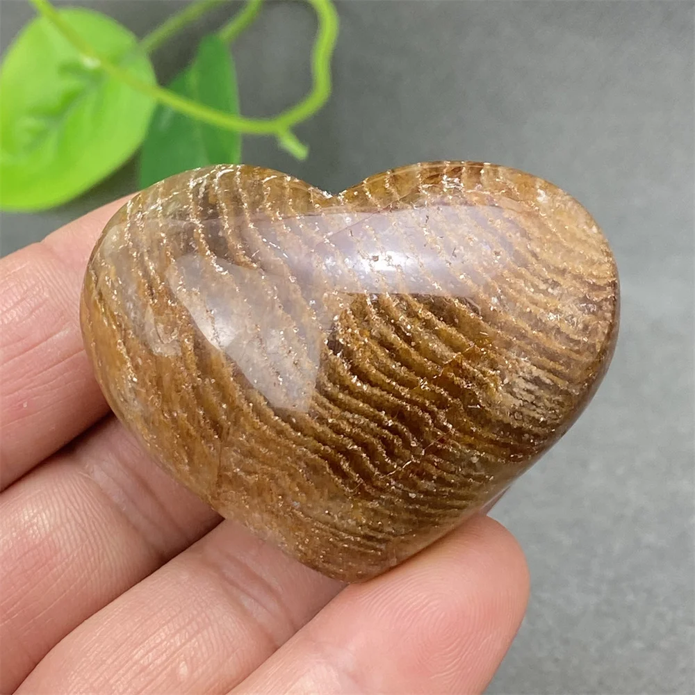 

Natural Mineral White Crystal Thousand Layers Phantom Ghost Crystal Heart Shape Reiki Healing Magic Stone Home Decoration Orname