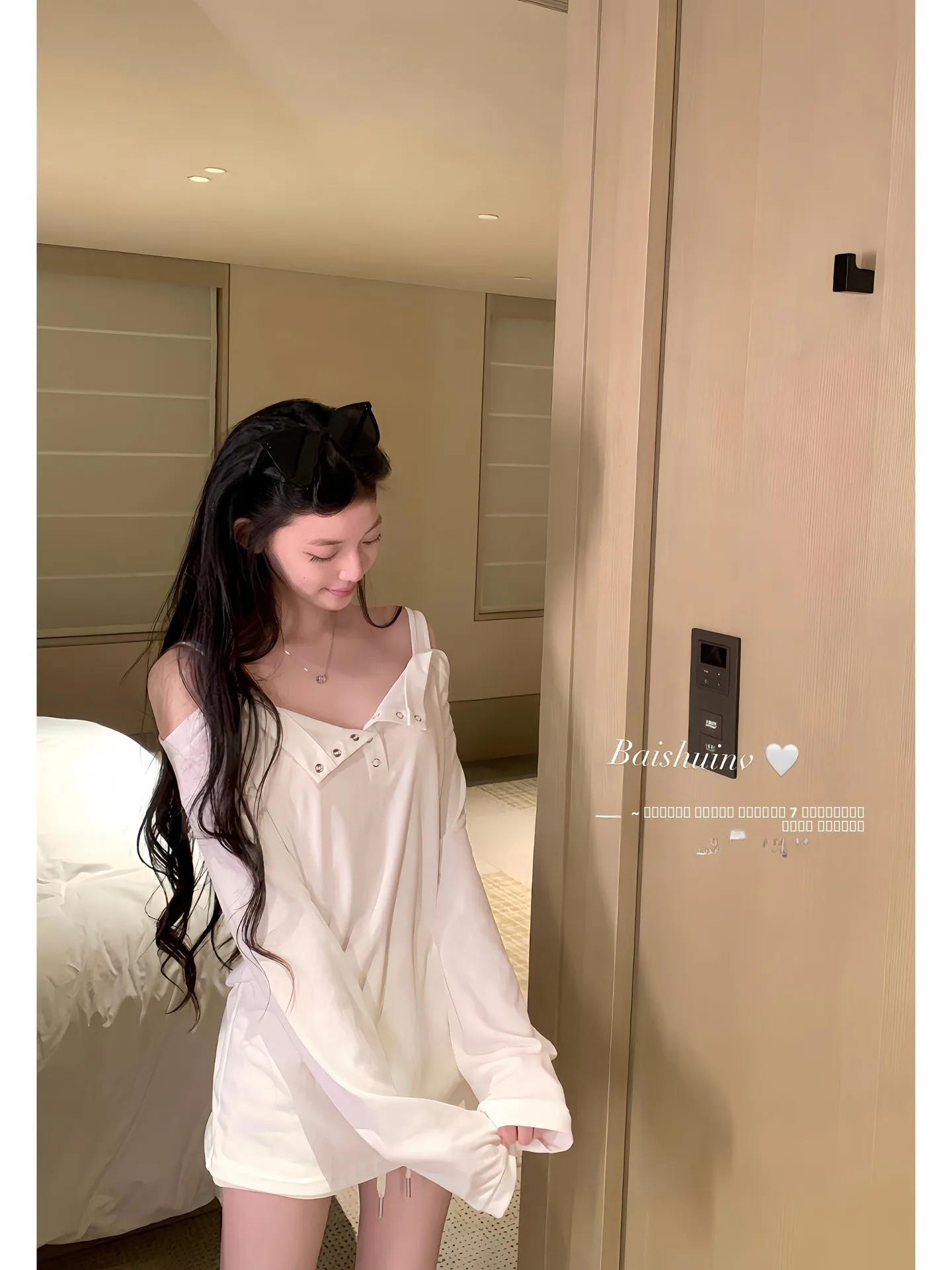 

White Water Women's One-oulder Long Sve T-irt Textured Pure Desire Initial Autumn Casual Sle Stand Fit Cotton Blend