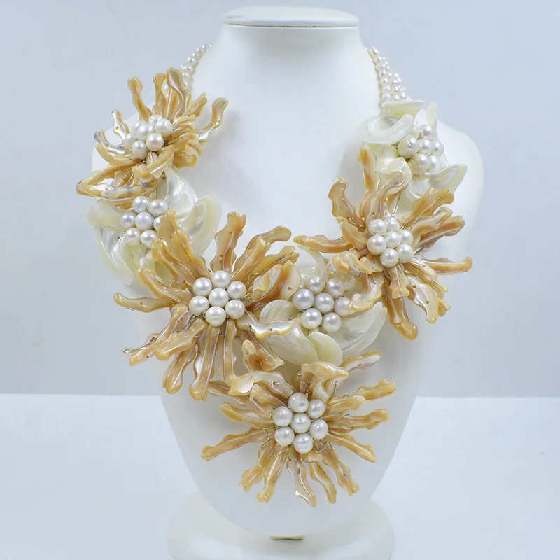 Very fashionable and classic. Handmade shell pearl flower necklace. Charm Ladies Party Evening Jewelry 20 