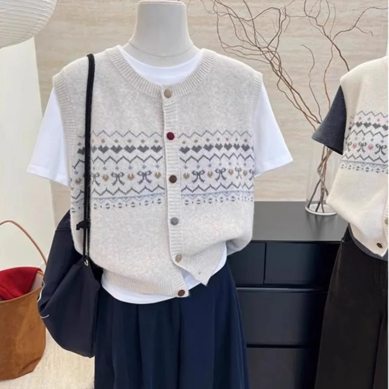 

2025 Autumn New Retro Jacquard Knitted Vest Women's Layered Sleeveless Vest Top