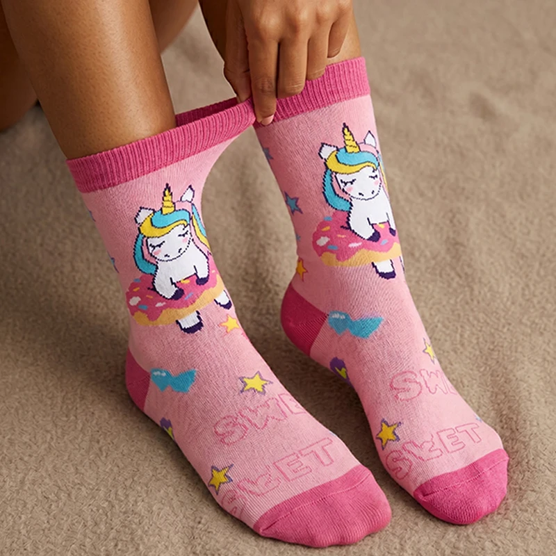 

1 Pair of Unisex Socks with Unicorn, Donut, and Star Patterns, Rose Red Contrasting Heel and Toe, Polyester, Breathable, Fun, Mid-Calf Socks, Suitable for Everyday Wear