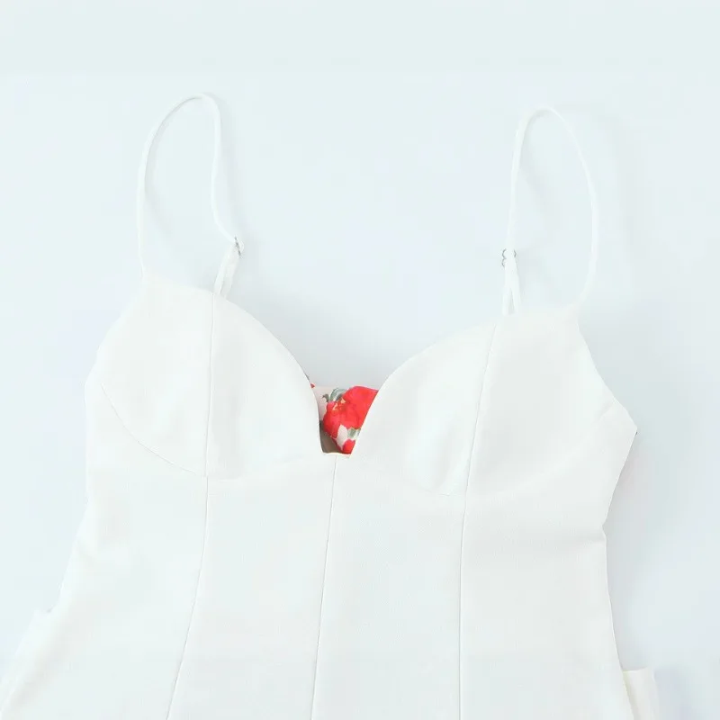 Moda sexy backless pagliaccetti e tute per le donne 2025 estate nuove donne senza spalline sciarpa sottile design aperto tute corte e pagliaccetti