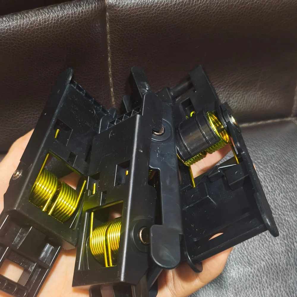 

1X CE841-60119 CE847-60110 ADF Hinge for HP M1130 M1132 M1136 M1212 M1213 M1214 M1216 M1217 M1218 M125 M126 M127 M128