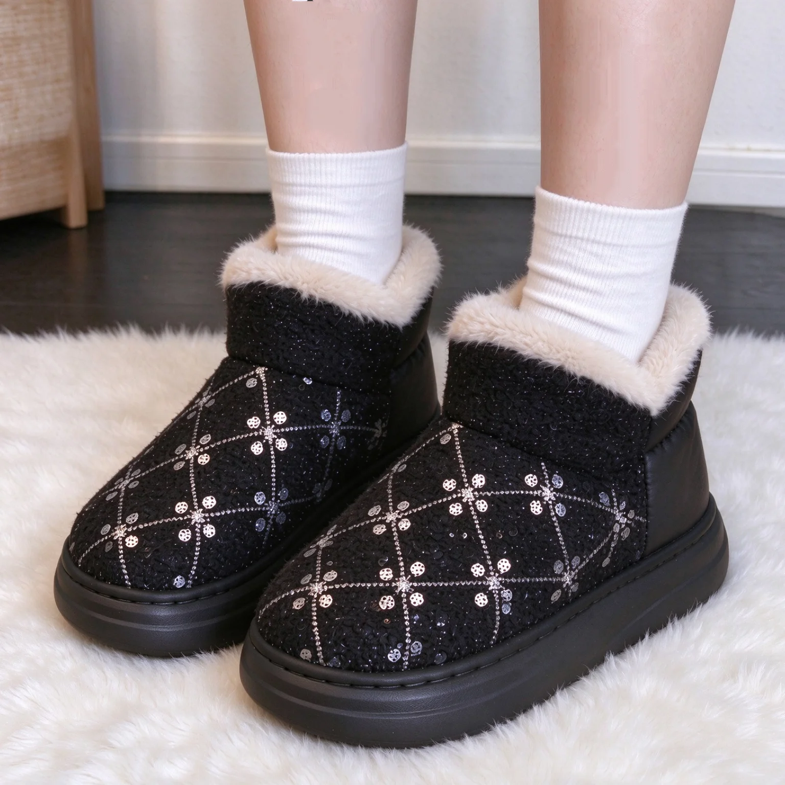 Shiny Sequins Thick Bottom Snow Boots Winter 2026 Slip On Glitter Thicken Warm Plush Boots Women Outdoor Non Slip Cotton Shoes