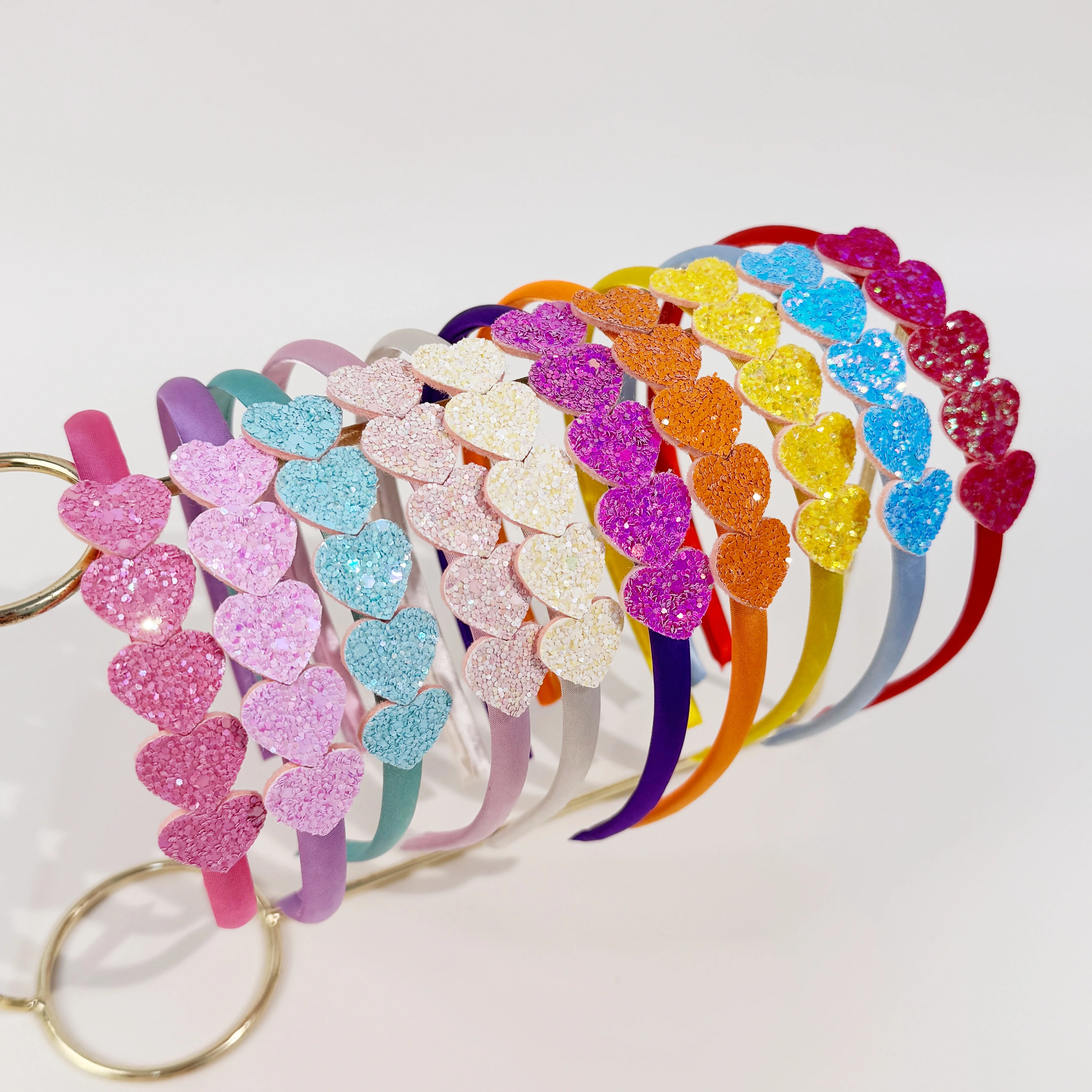 

5/10 шт. блестящие повязки на голову в форме сердца для девочек, блестящая повязка на голову в форме сердца, пластиковые атласные повязки для волос, детские аксессуары для волос